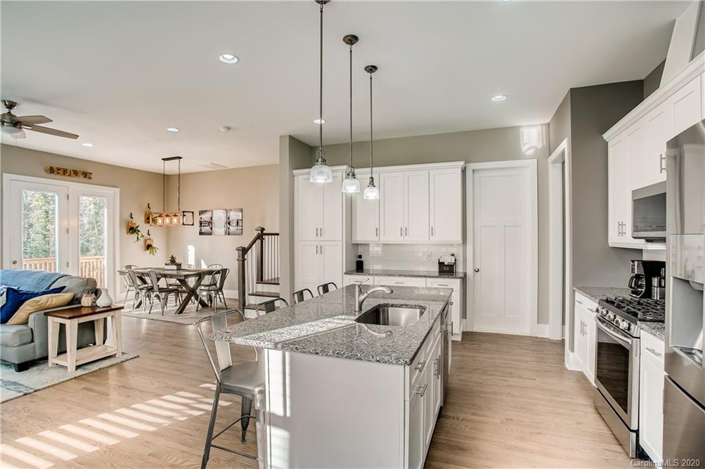 5232 Valley Stream Road Charlotte, NC 28209 - Photo 7 of 28 Gallery Image 7