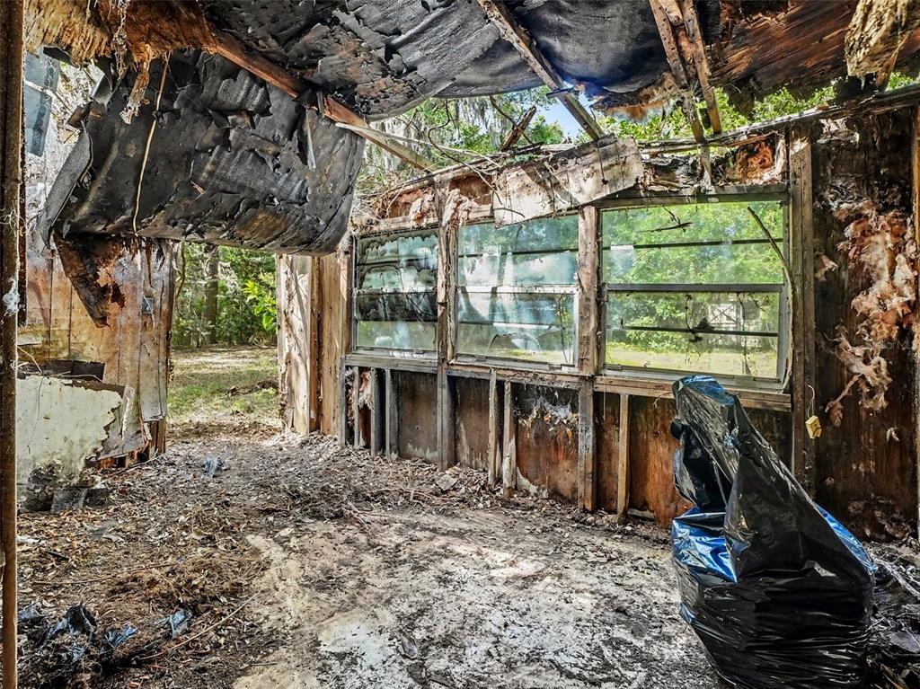 25628 Fishermans Road Paisley, FL 32767 - Photo 6 of 18