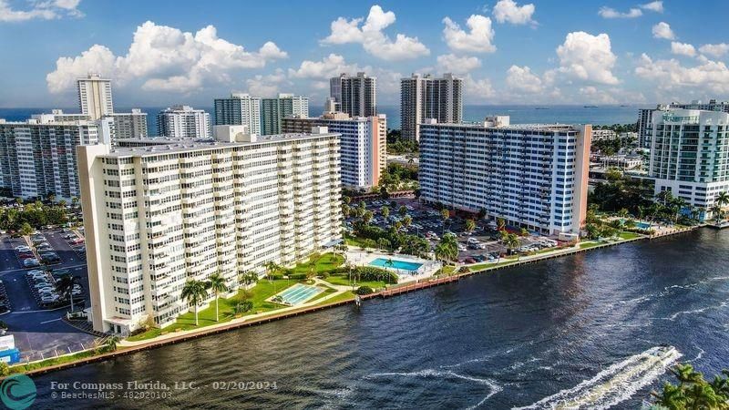 3233 Northeast 34th St Unit 1016