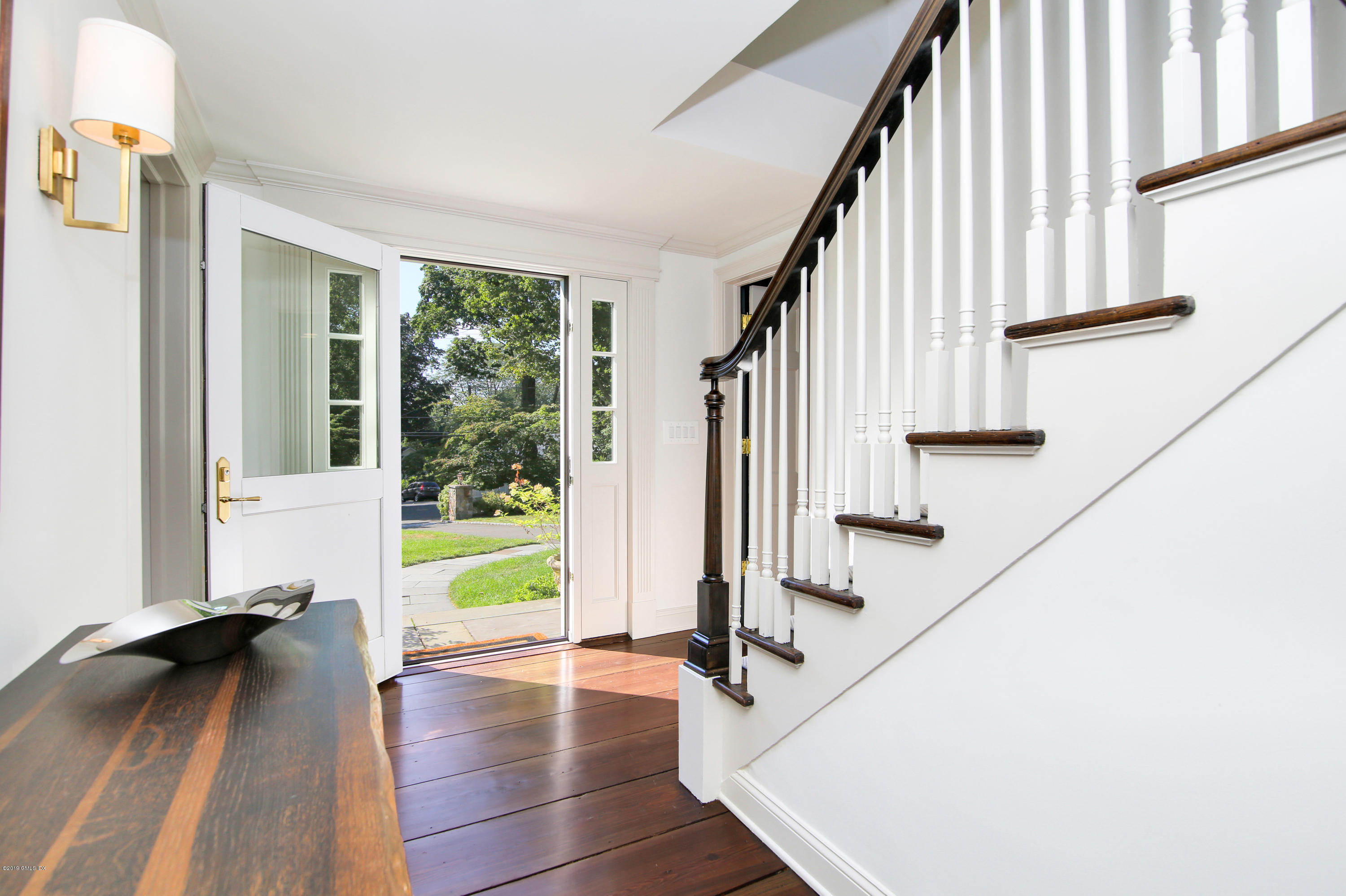 10 Club Road Riverside, CT 06878 - Photo 3 of 48 002