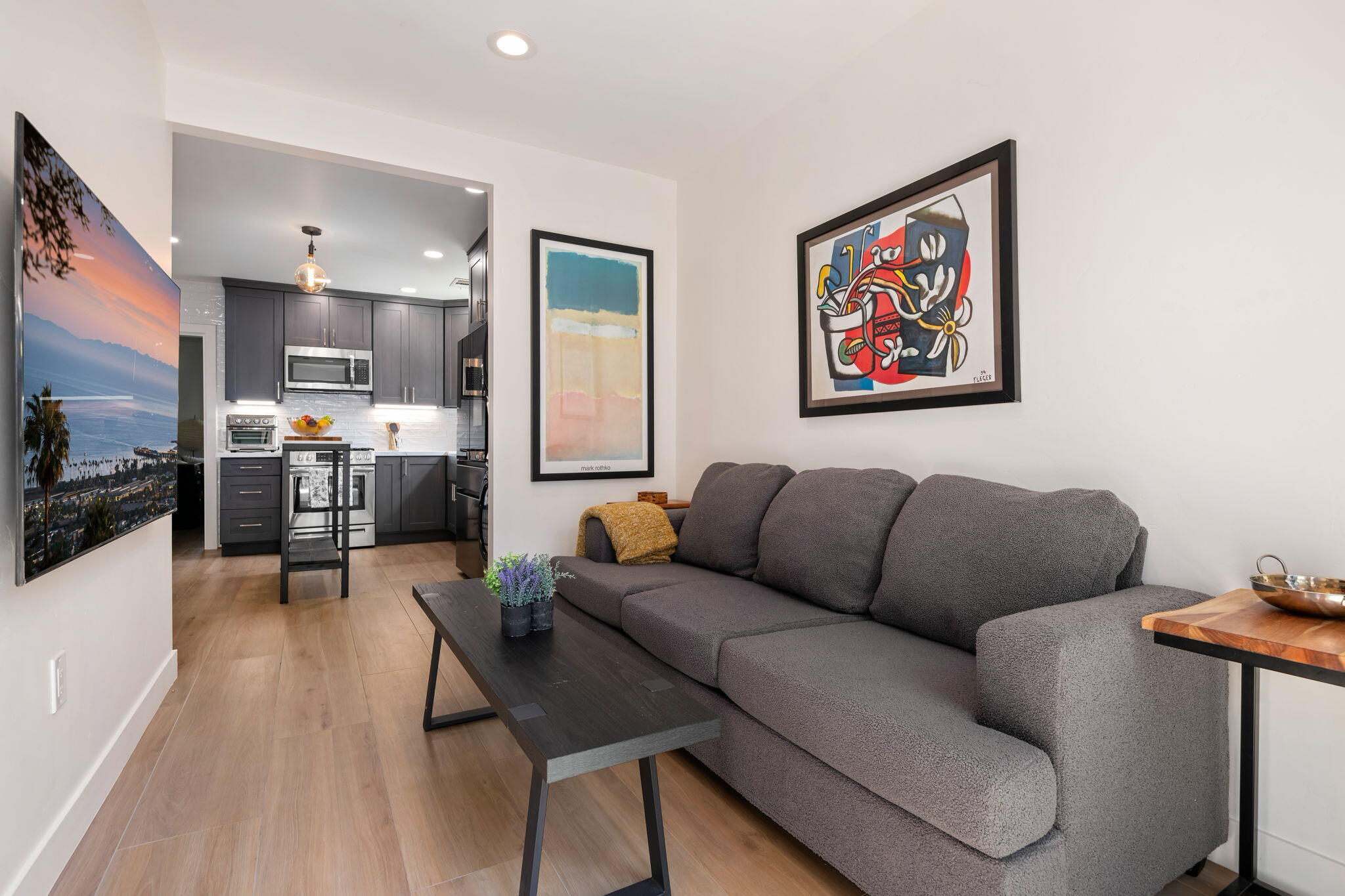 Undisclosed Address Santa Barbara, CA 93101 - Photo 14 of 24 14 - TV Room