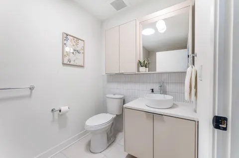 $2,800 | 857 Communipaw Avenue, Unit 208, Jersey City, NJ 07304