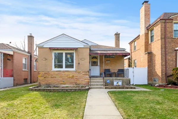 $2,650 | 5622 North Kenneth Avenue, Chicago, IL 60646