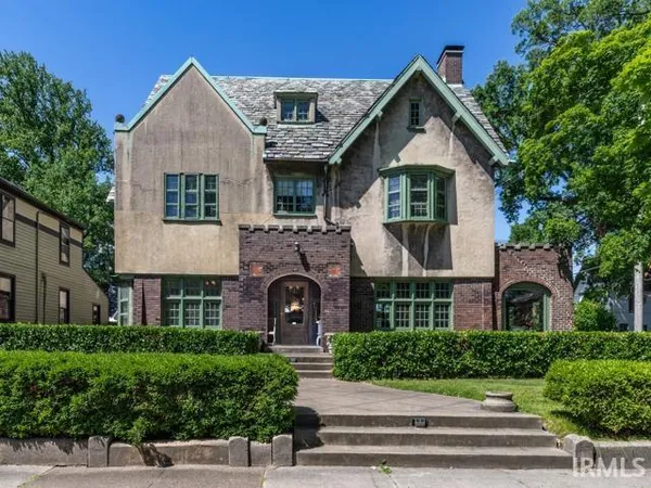 $630,000 | 603 Southeast 1st Street, Evansville, IN 47713