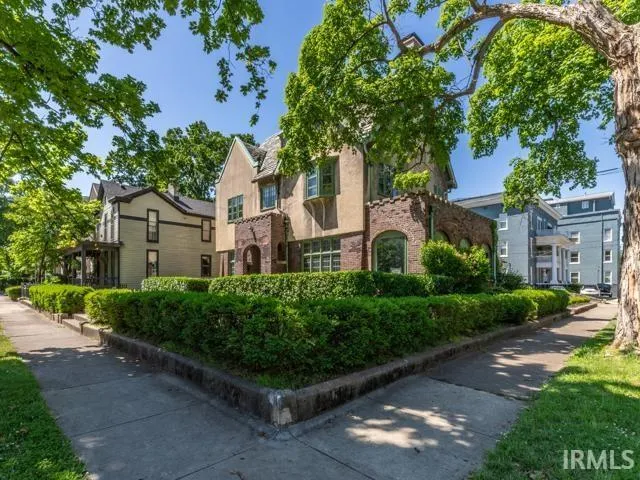 $630,000 | 603 Southeast 1st Street, Evansville, IN 47713