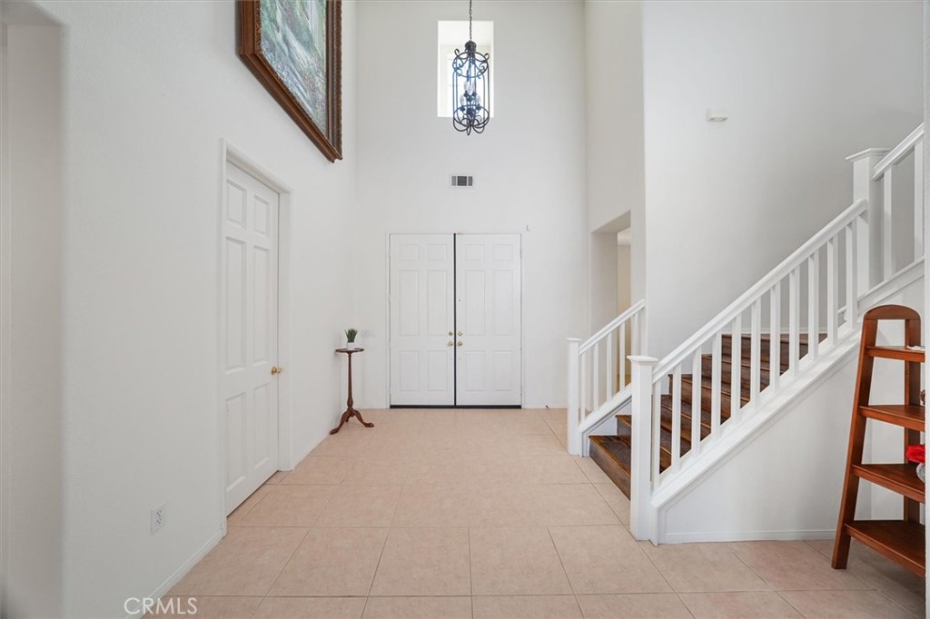 29370 Las Brisas Road Valencia, CA 91354 - Photo 8 of 57 Grand entrance.