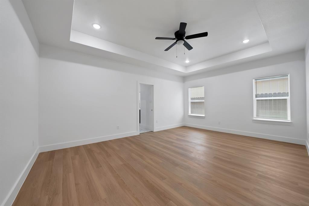 805 Tierney Road Fort Worth, TX 76112 - Photo 18 of 36 Gallery Image 18