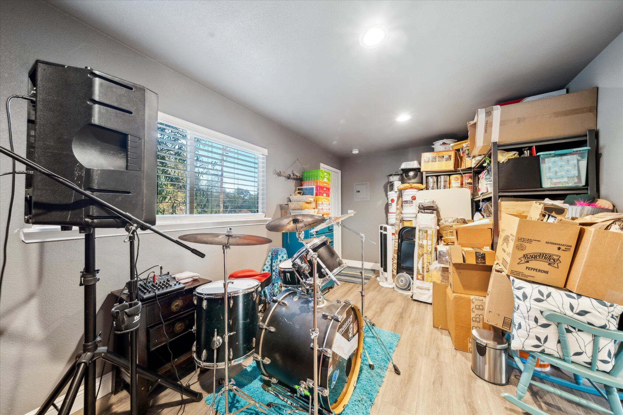 9362 Placer Road Redding, CA 96001 - Photo 24 of 71 23-Biggerflow Real Estate Media-23