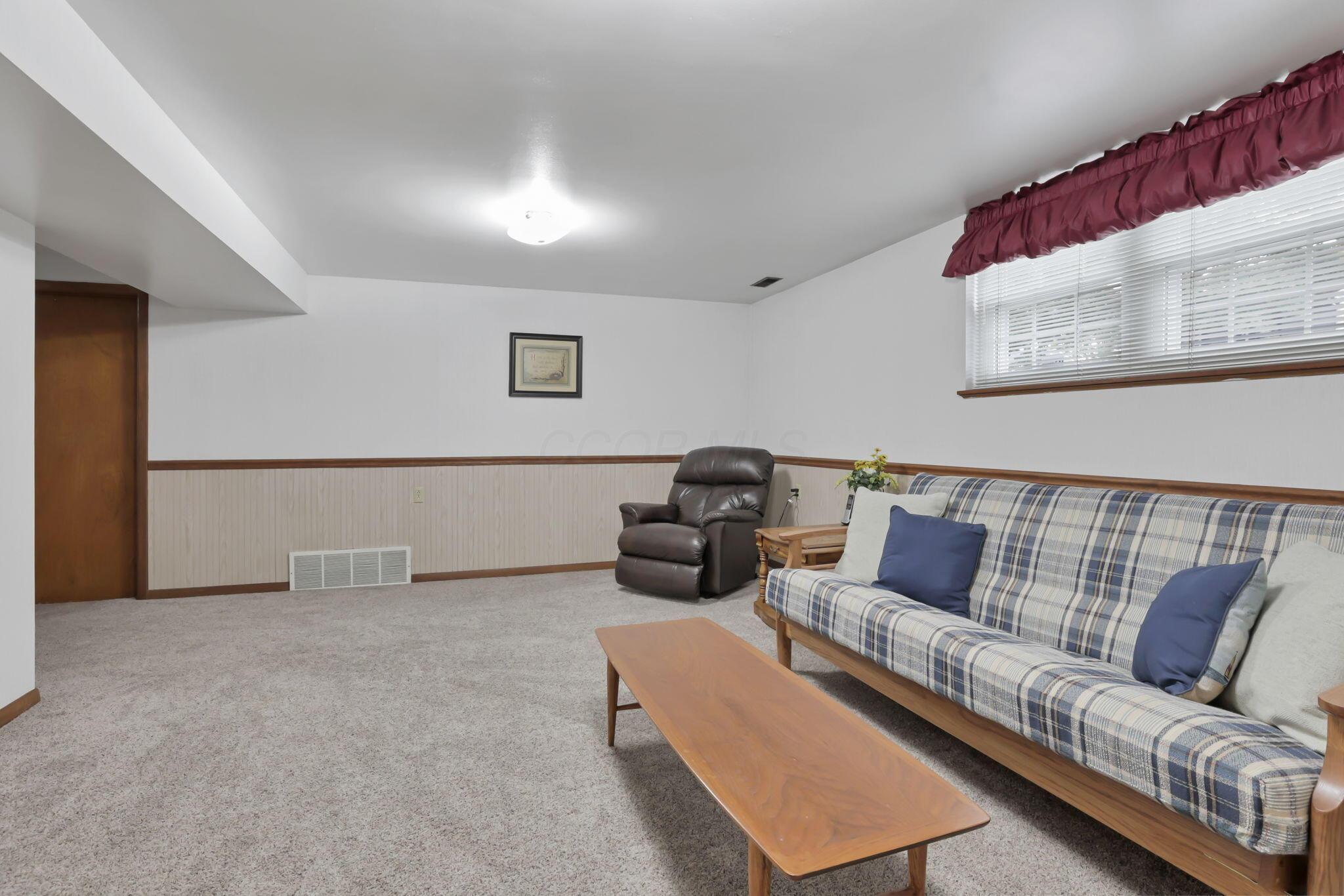 1248 Gresham Road Columbus, OH 43204 - Photo 20 of 35 42-web-or-mls-011A8298