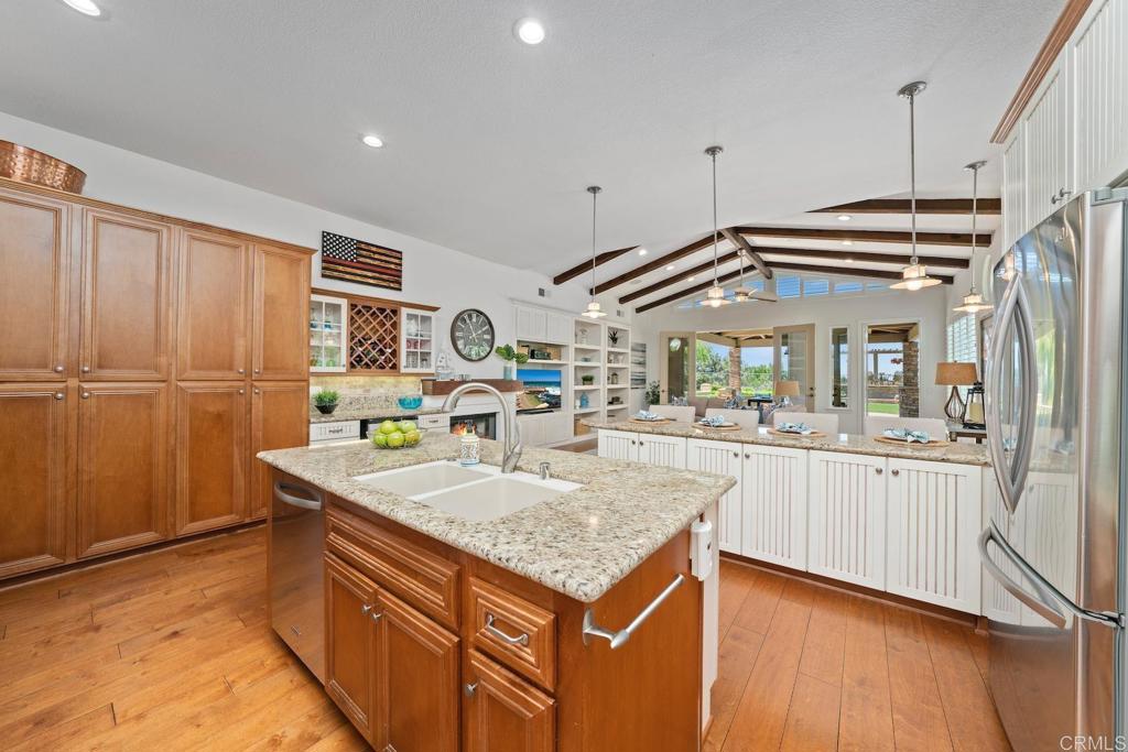 1254 Mariposa Road Carlsbad, CA 92011 - Photo 8 of 31