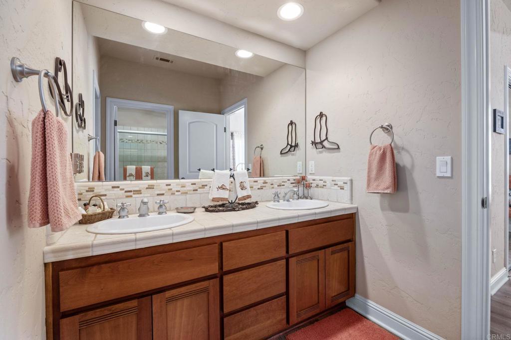 10204 Mt Olympus Valley Road Fallbrook, CA 92028 - Photo 31 of 59