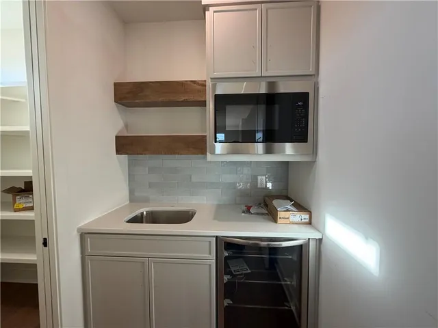 $674,000 | 8203 Northwest 89th Terrace, Kansas City, MO 64153