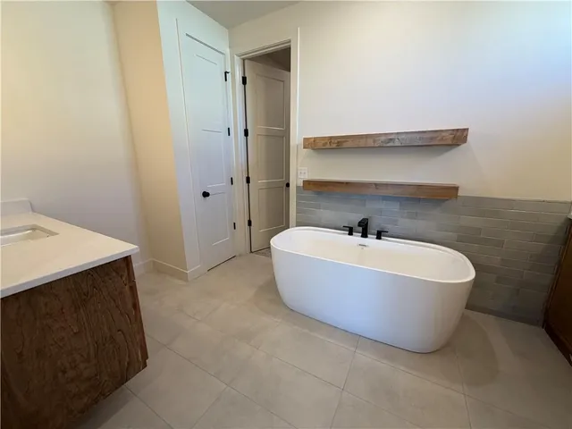 $674,000 | 8203 Northwest 89th Terrace, Kansas City, MO 64153