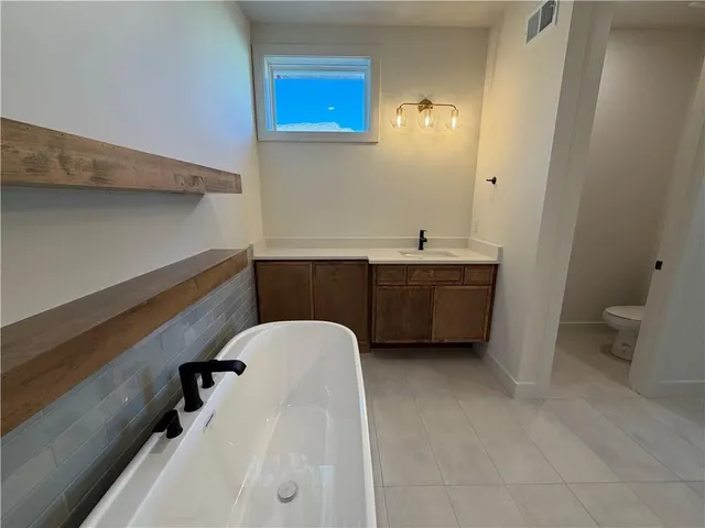 $674,000 | 8203 Northwest 89th Terrace, Kansas City, MO 64153