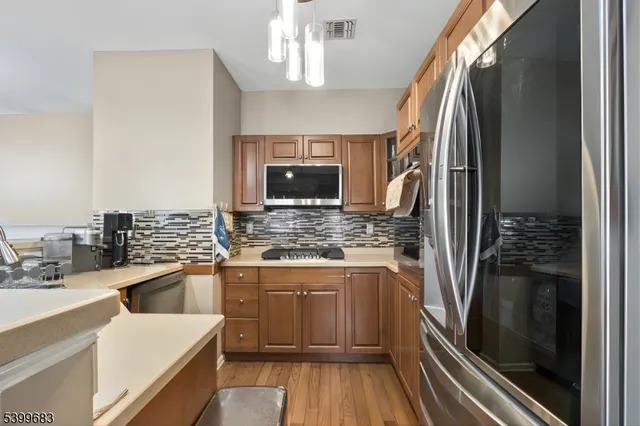 $3,600 | 159 George Russell Way, Clifton, NJ 07013