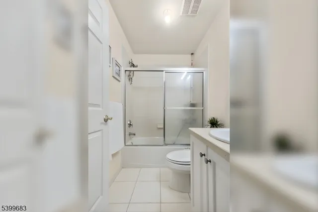 $3,600 | 159 George Russell Way, Clifton, NJ 07013