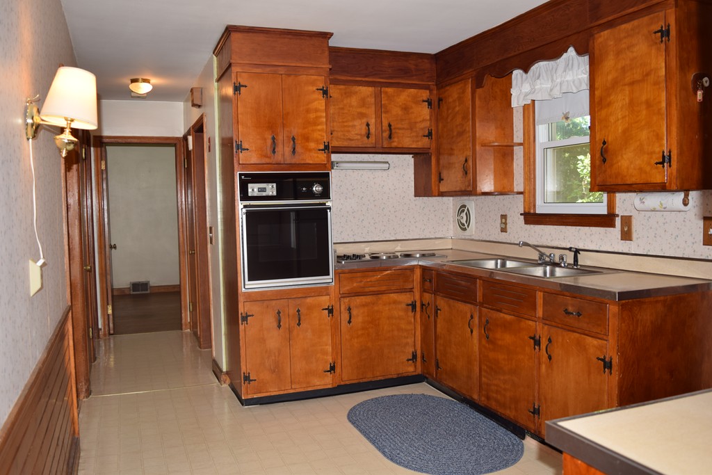 154 Kings Grant Road Marlborough, MA 01752 - Photo 4 of 16 Gallery Image 4