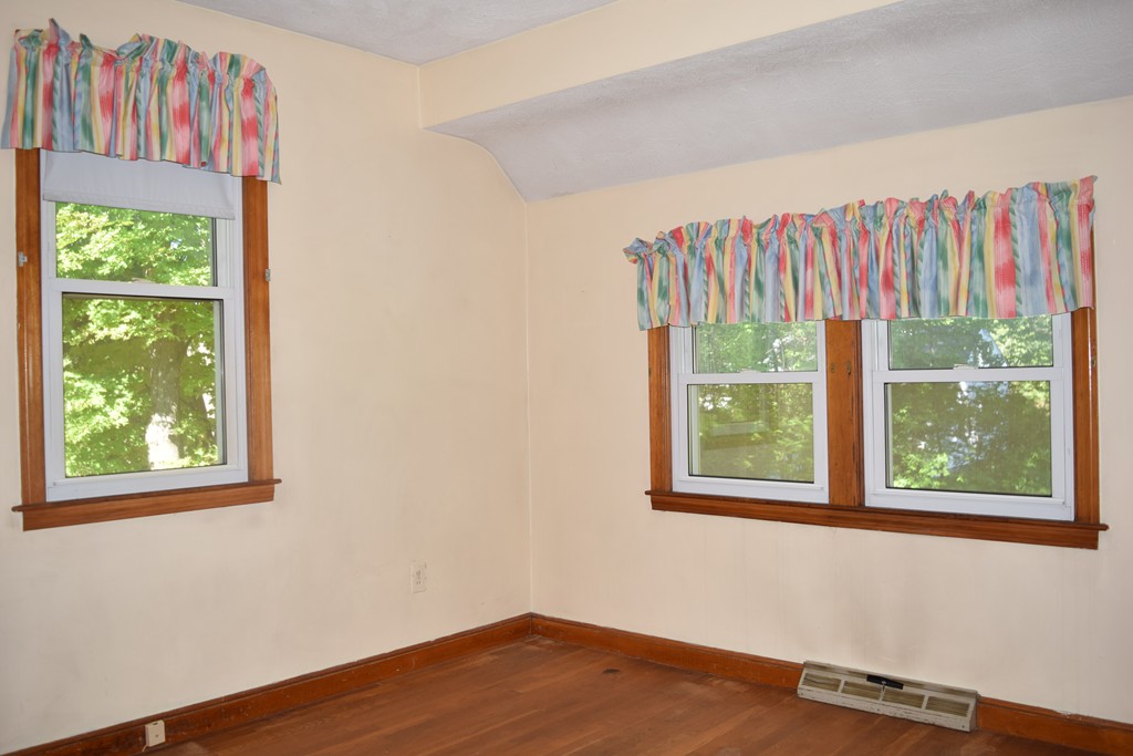 154 Kings Grant Road Marlborough, MA 01752 - Photo 9 of 16 Gallery Image 9