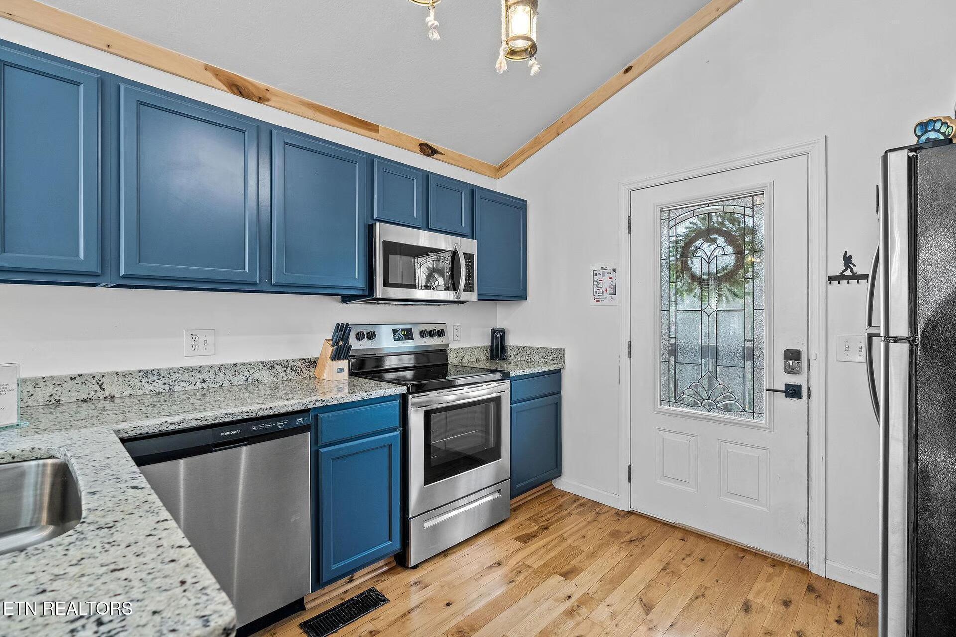 644 Lloyd Huskey Road Pigeon Forge, TN 37863 - Photo 6 of 19 06_beyc6a3c80a435e97