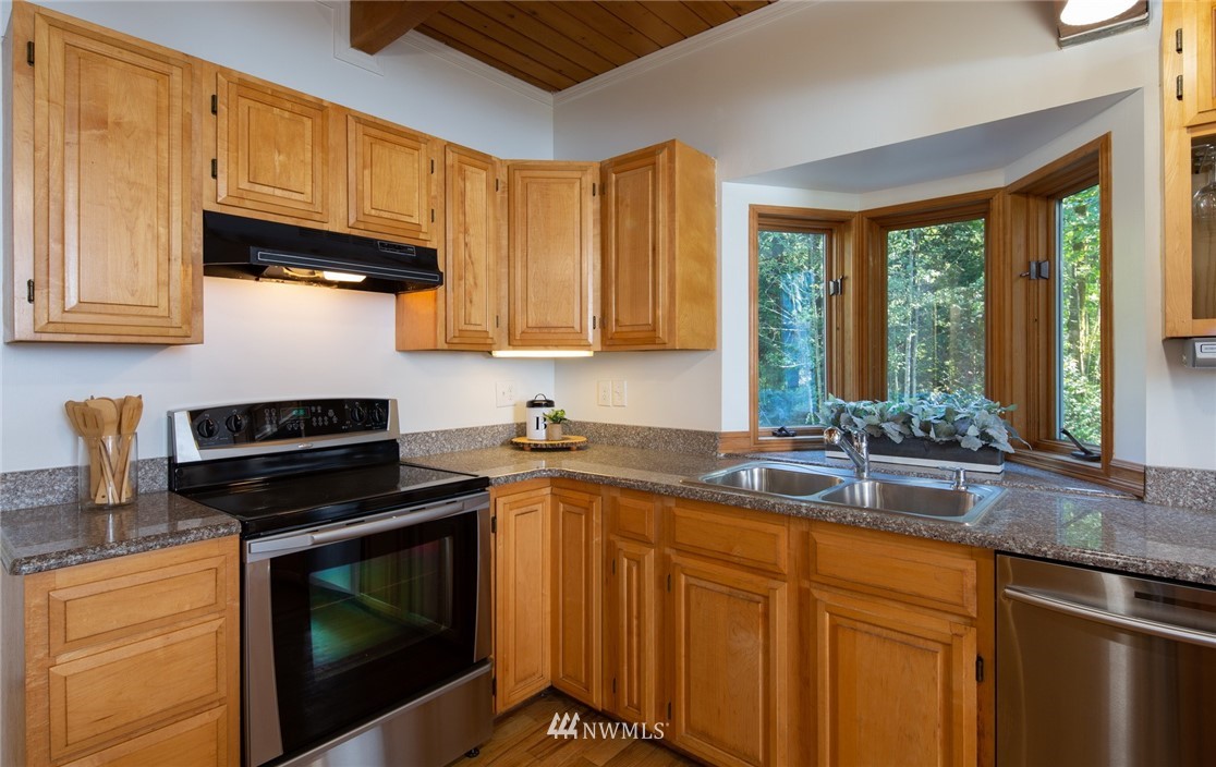 4764 Mission Road Bellingham, WA 98226 - Photo 8 of 25