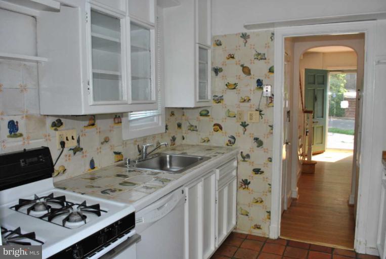 2224 49th Street Northwest Washington, DC 20007 - Photo 18 of 21 Kitchen