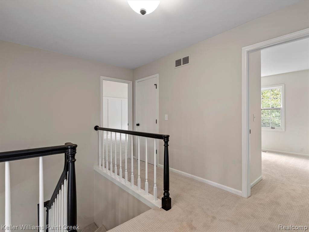 319 Lake Forest Road Rochester Hills, MI 48309 - Photo 23 of 42