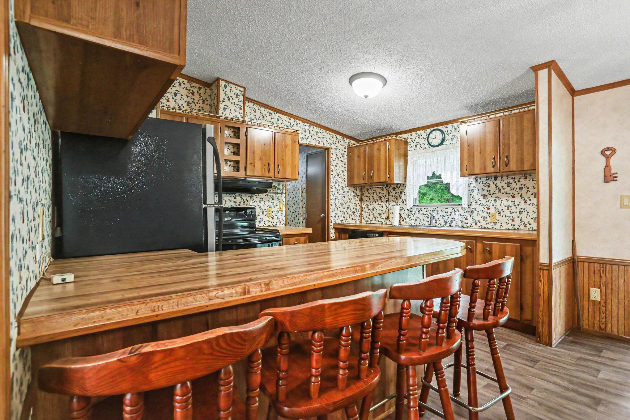 17563 Buckingham Road Logan, OH 43138 - Photo 11 of 32 011_file_8512