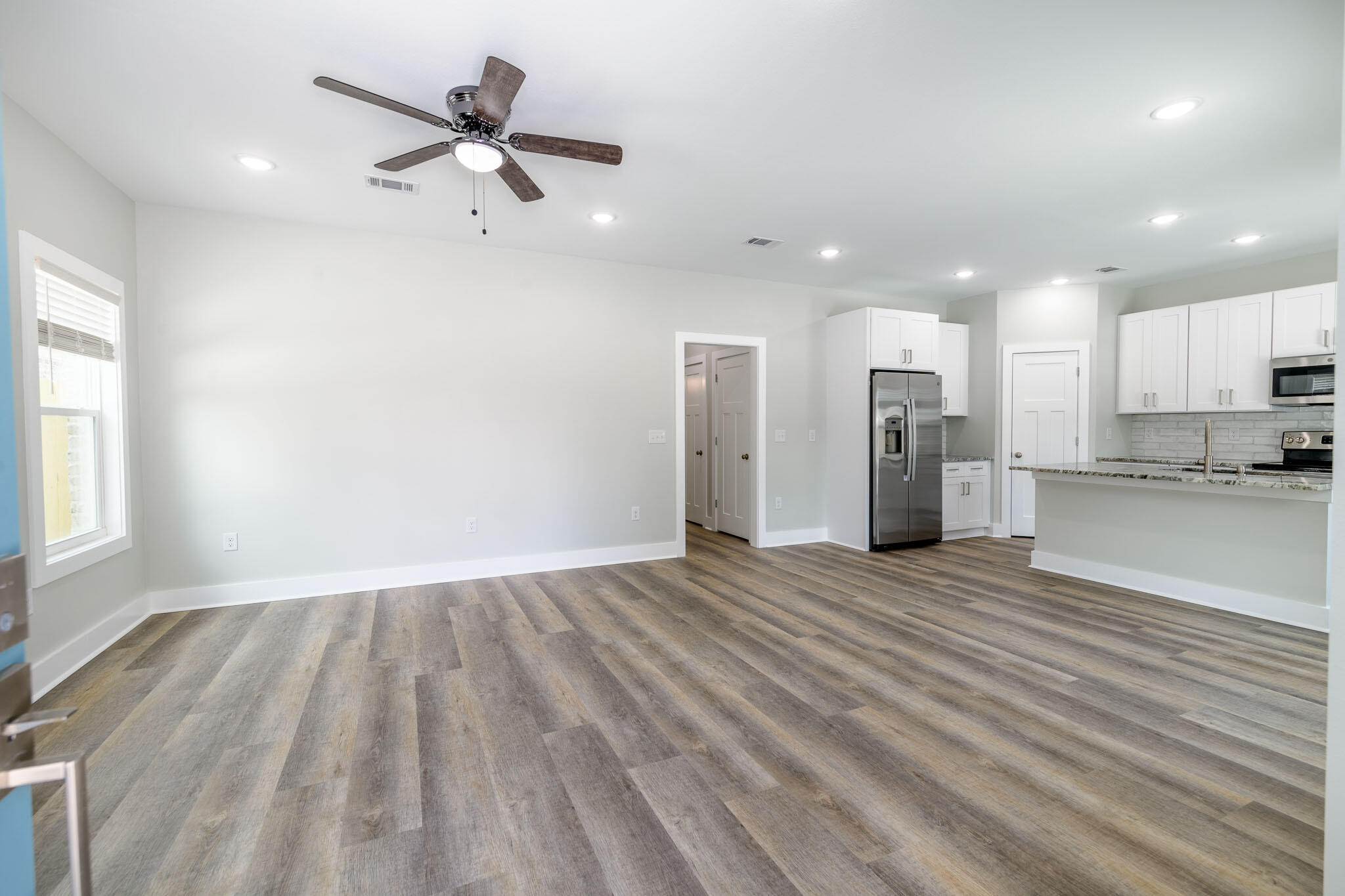 107 Clearing Way Valparaiso, FL 32580 - Photo 2 of 22