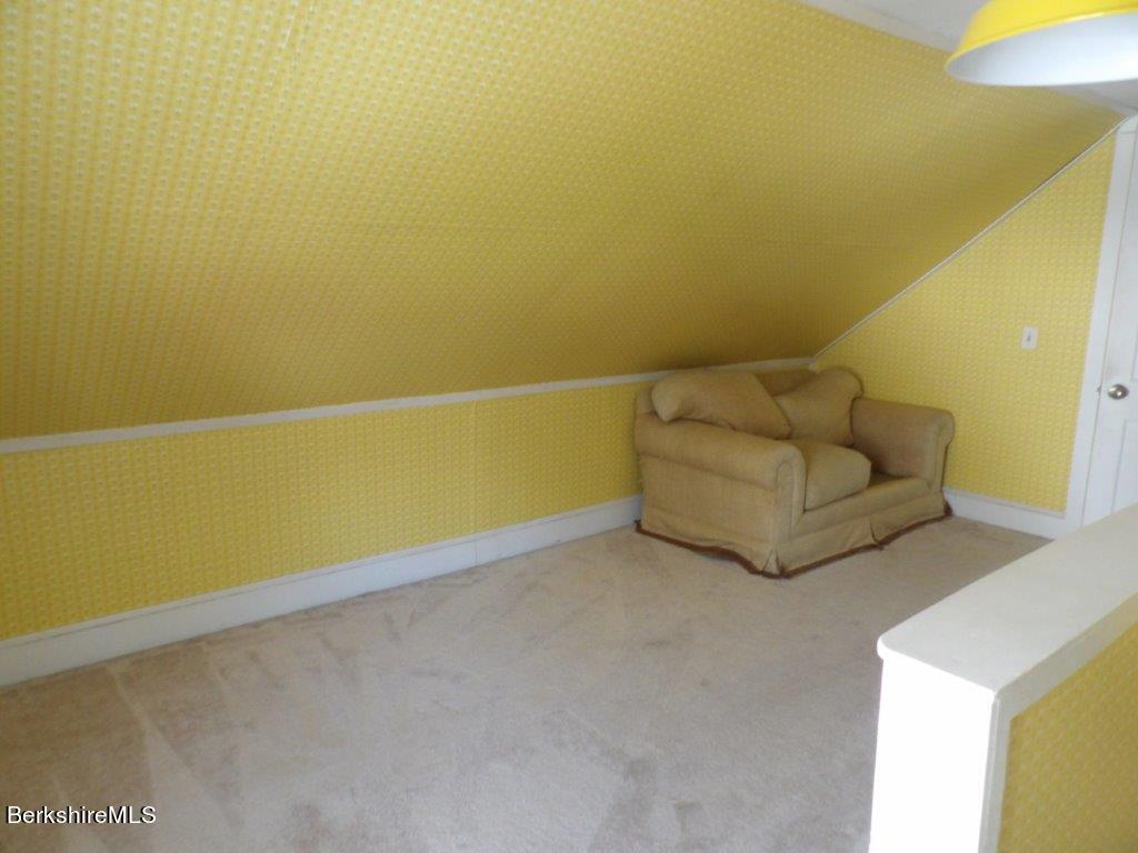 64 Cleveland Street Pittsfield, MA 01201 - Photo 19 of 32