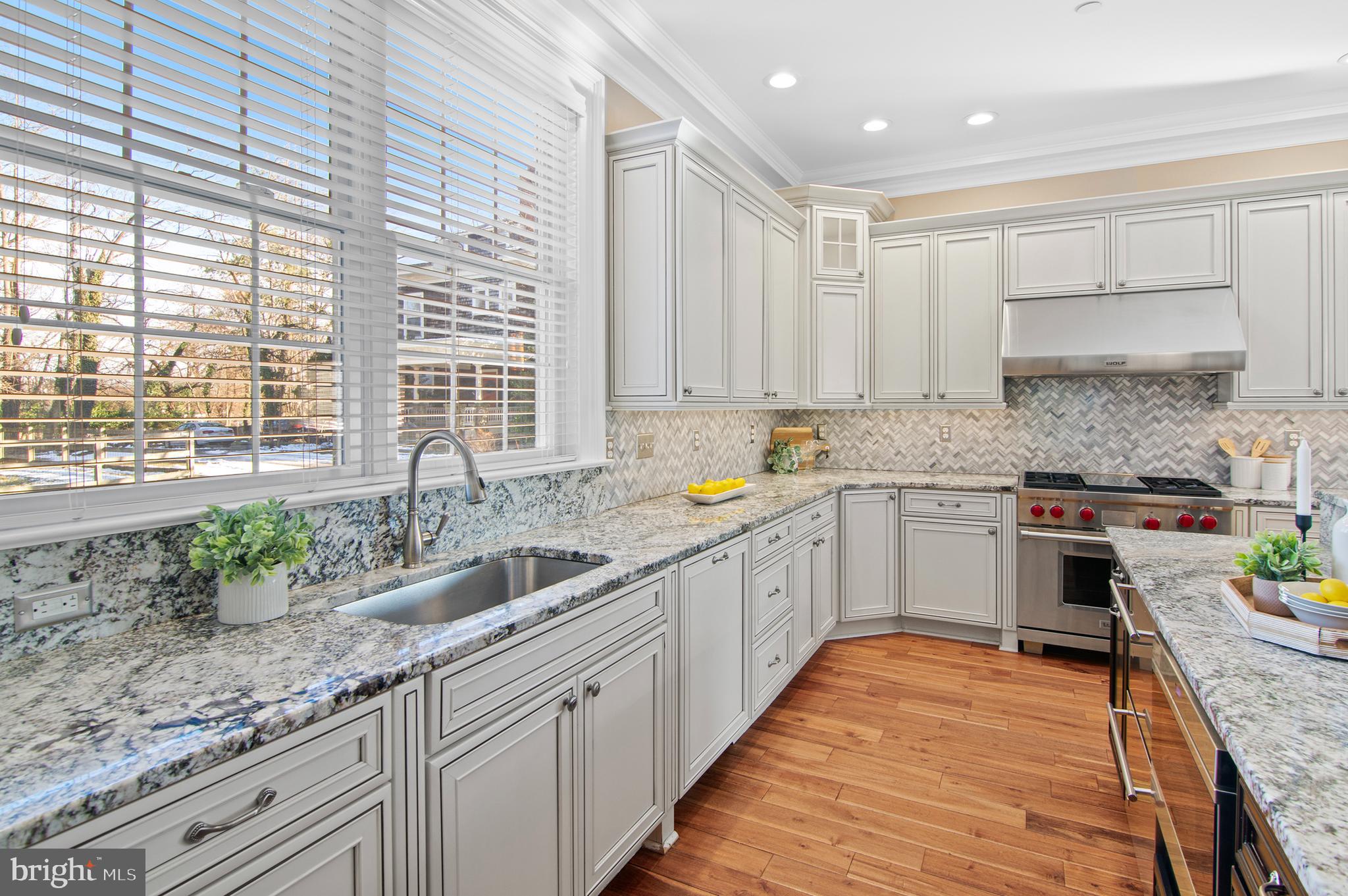5715 Roland Avenue Baltimore, MD 21210 - Photo 16 of 60