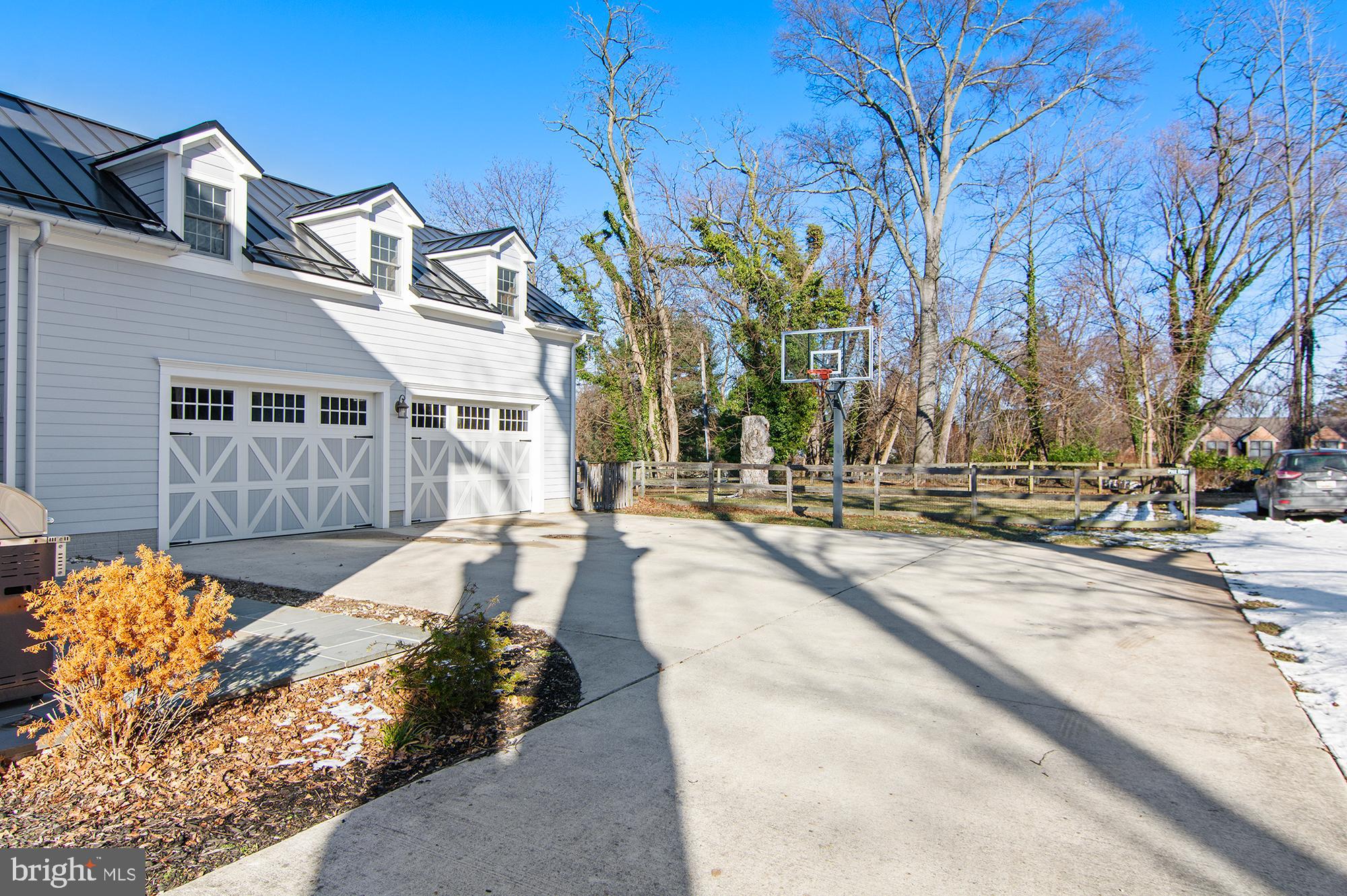 5715 Roland Avenue Baltimore, MD 21210 - Photo 4 of 60