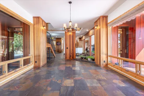 $2,700,000 | 17247 Valley View Road, Truckee, CA 96161