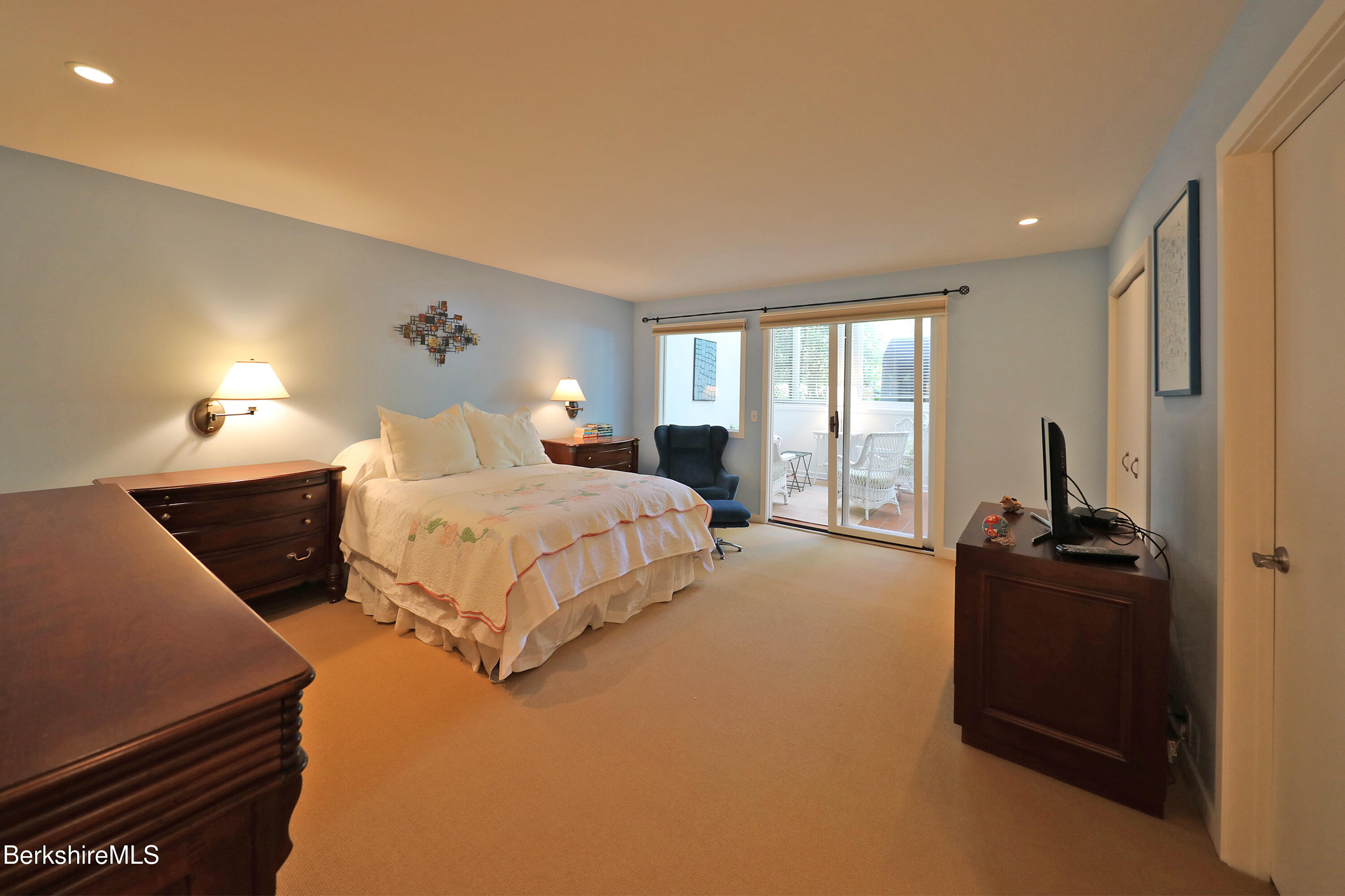 19 Hawthorne Road, Unit CB B1 Stockbridge, MA 01262 - Photo 35 of 58 Gracious primary bedroom