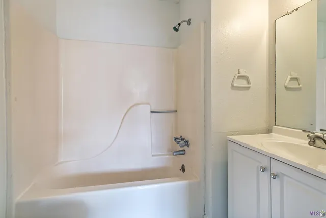 $800 | 1736 Jade Avenue, Unit C, Baton Rouge, LA 70810