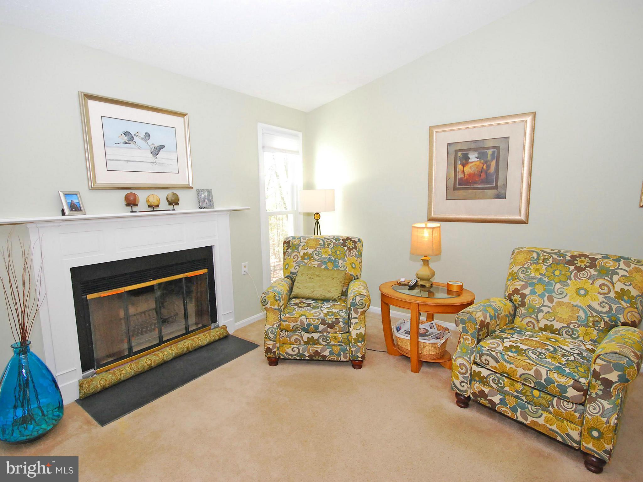 2595 Golfers Ridge Road Annapolis, MD 21401 - Photo 3 of 29 Living Room