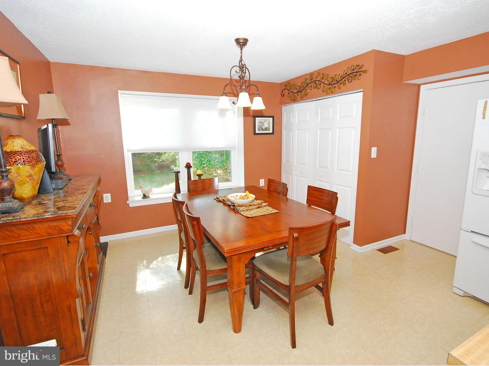 2595 Golfers Ridge Road Annapolis, MD 21401 - Photo 8 of 29 Kitchen