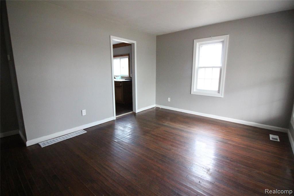 26812 Beverly Road Taylor, MI 48180 - Photo 5 of 15