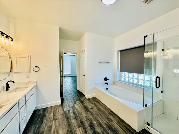 $2,850 | 901 Bethpage Drive, Hutto, TX 78634