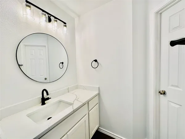 $2,850 | 901 Bethpage Drive, Hutto, TX 78634