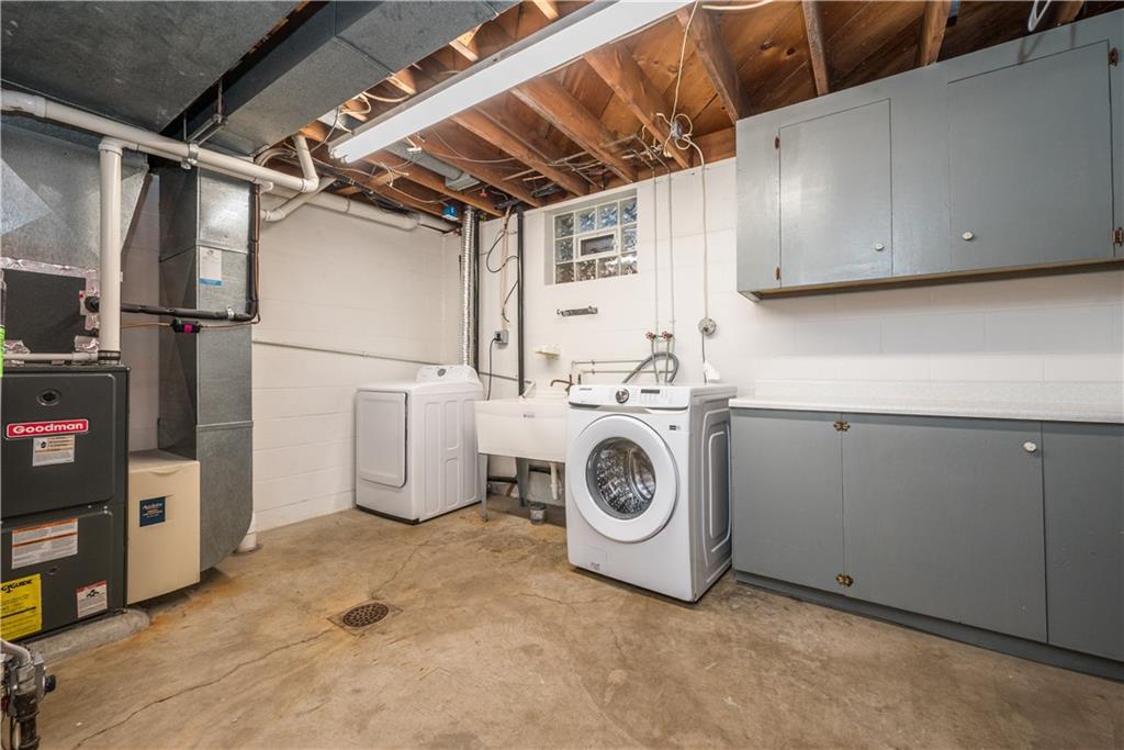 1565 Cathell Road Pittsburgh, PA 15236 - Photo 26 of 27 Laundry room with built-in storage