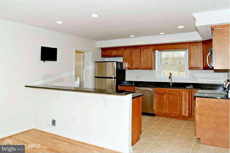 19309 Treadway Road Brookeville, MD 20833 - Photo 6 of 25 Kitchen