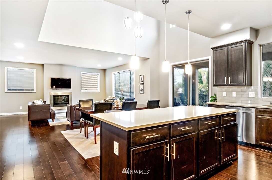 712 South 23rd Street Renton, WA 98055 - Photo 5 of 25