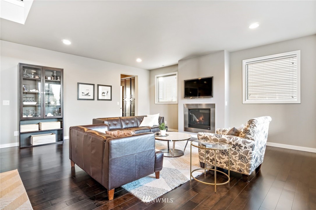 712 South 23rd Street Renton, WA 98055 - Photo 8 of 25