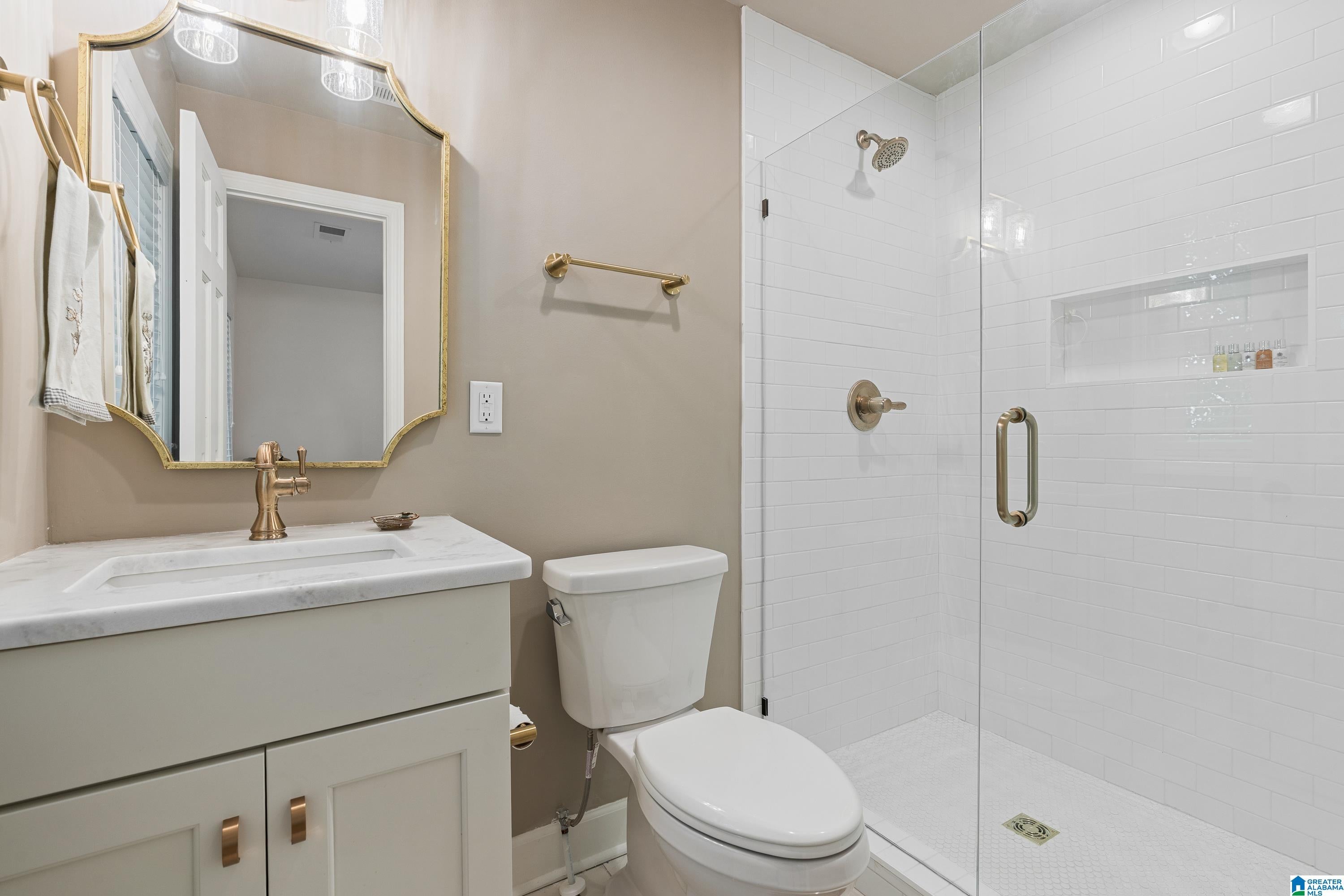 2025 Hickory Road Vestavia Hills, AL 35216 - Photo 26 of 57 Gallery Image 26
