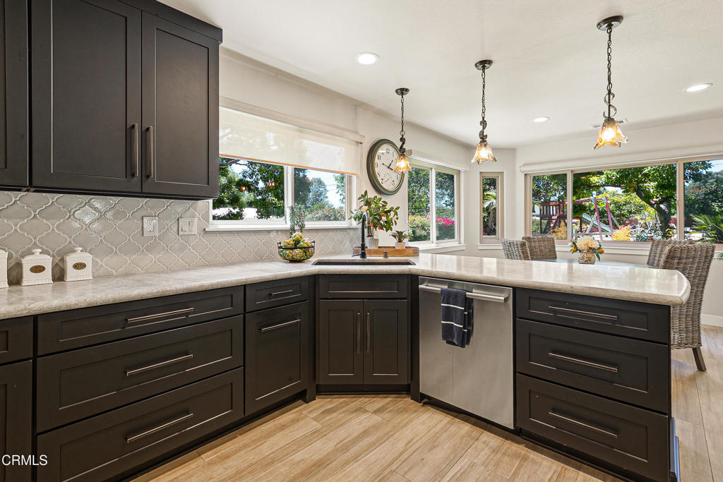 10539 Chippenham Road Camarillo, CA 93012 - Photo 16 of 74
