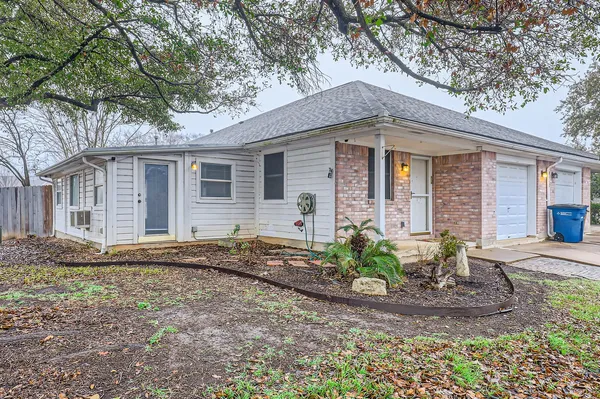 $1,850 | 8112 Willet Trail, Unit A, Austin, TX 78745