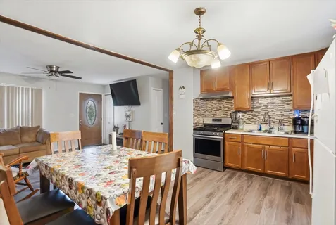 $219,900 | 2042 Gideon Avenue, Zion, IL 60099