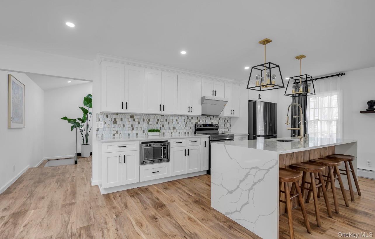 69 Candy Lane Syosset, NY 11791 - Photo 13 of 38