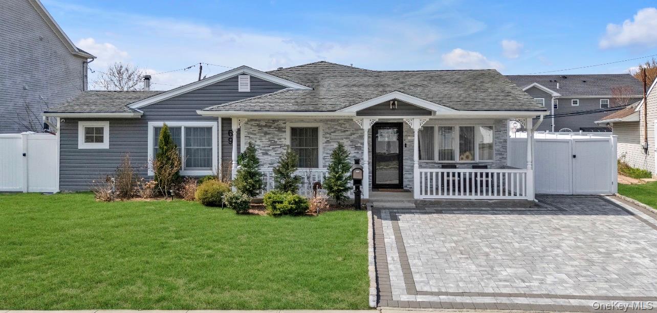 69 Candy Lane Syosset, NY 11791 - Photo 2 of 38