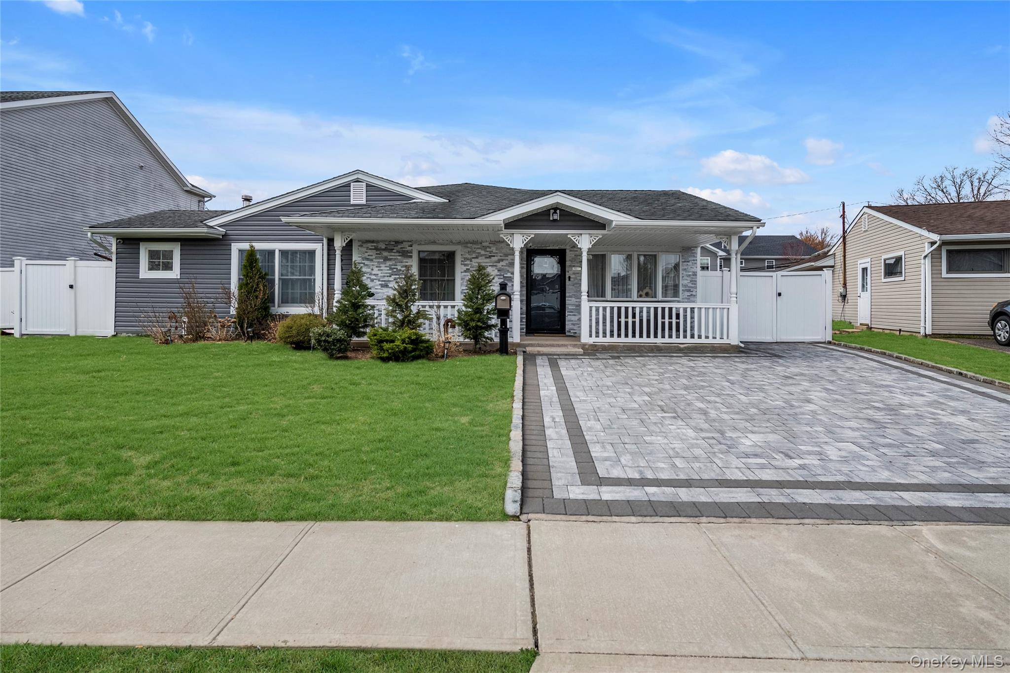 69 Candy Lane Syosset, NY 11791 - Photo 28 of 38